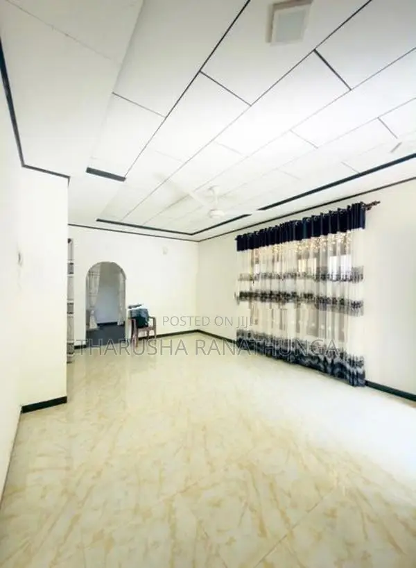 House for Sale - Karandeniya