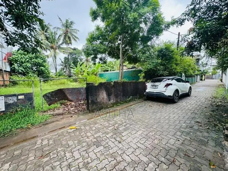 Land for Sale බොරලැස්ගමුව