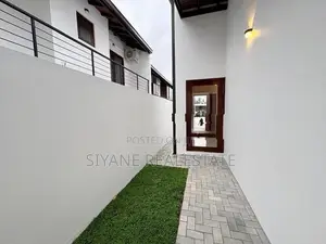 Brand New Luxury Modan House Sale in Battaramulla