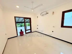 Brand New Luxury Modan House Sale in Battaramulla