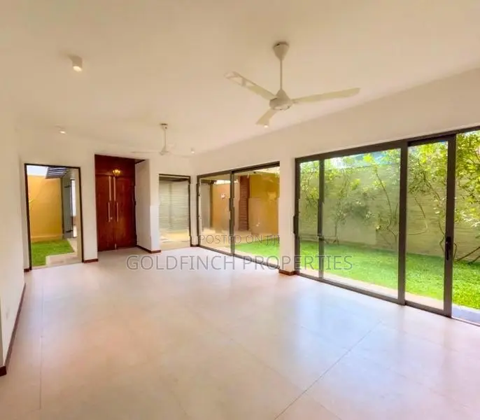 Brand New Luxury House For Sale At Lake Road, Battaramulla