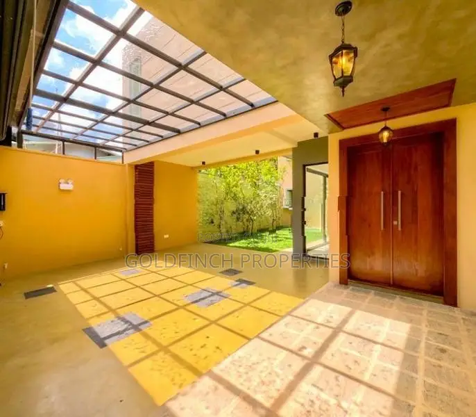 Brand New Luxury House For Sale At Lake Road, Battaramulla