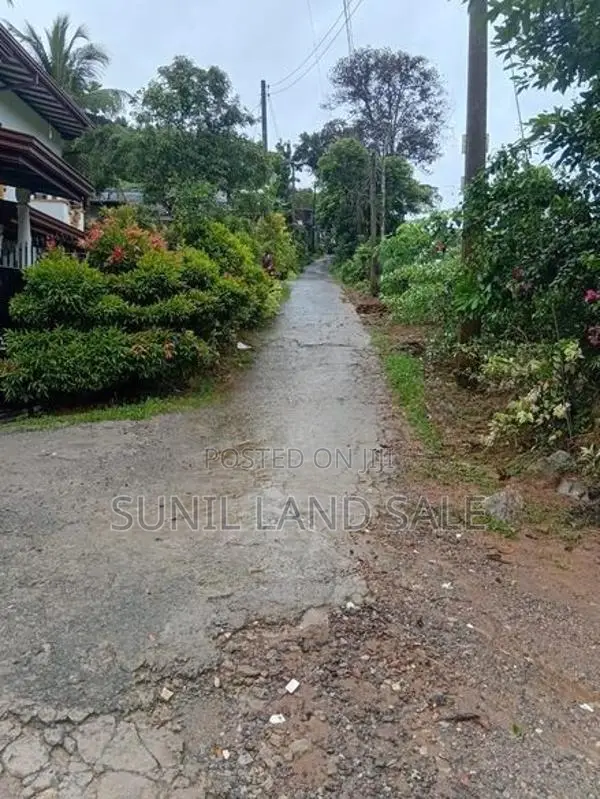 168 Perches Land for Sale in Padukka