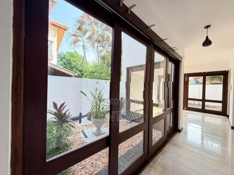 House for Sale in Ratmalana (C7-10786e)