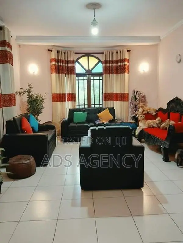 Two Storey House For Sale In Peradeniya