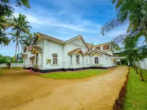3 Story Hotel With Luxury Walawwa For Sale In Kalutara - CC713