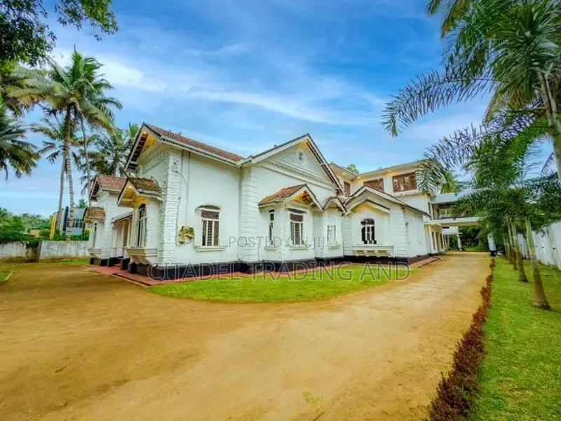 3 Story Hotel With Luxury Walawwa For Sale In Kalutara - CC713