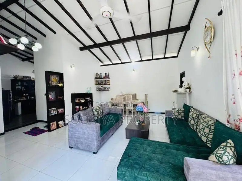 Single Story Luxury House for Sale in Piliyandala Batuwandara .