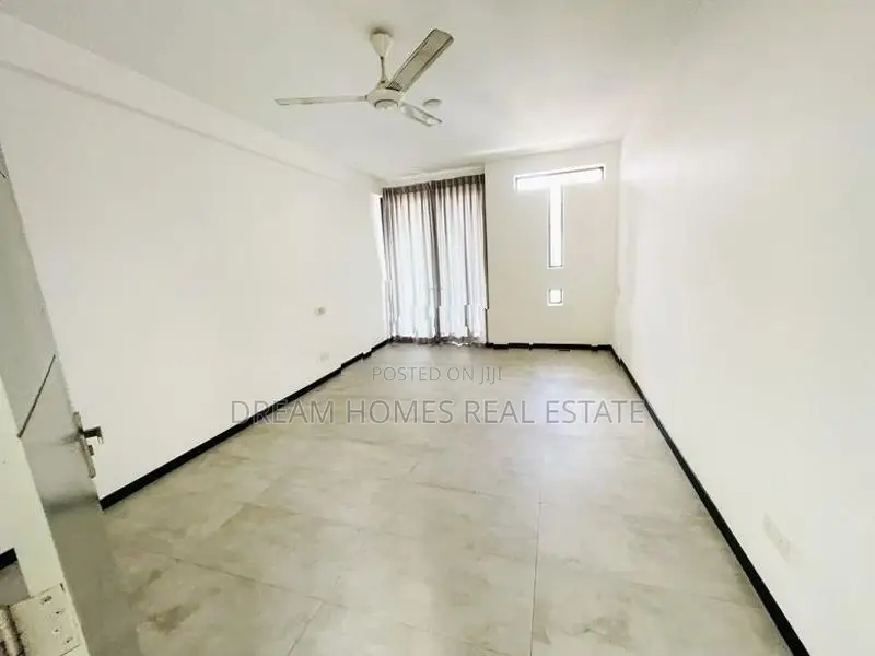 Spacious 4-Bedroom House for Rent – Thalawathugoda