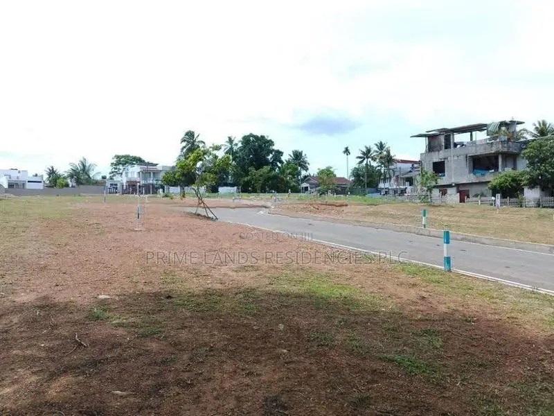 මාලබේ අරංගලින් අගනා බිම් කොටස්