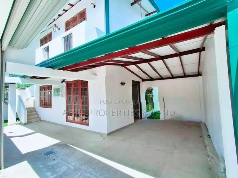 TWO STORY 4 BEDROOMS HOUSE FOR SALE PILIYANDALA SUWARAPOLA
