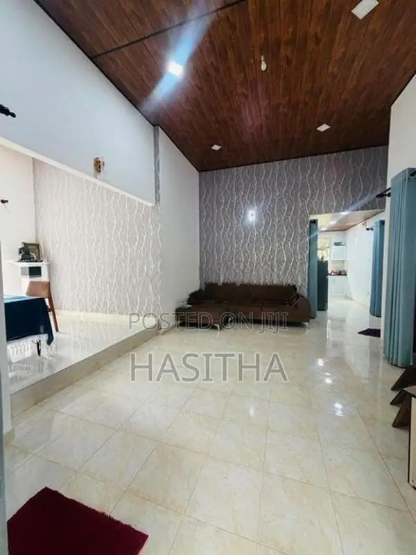 Upstairs House for Rent - Homagama