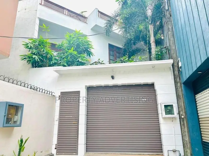 Wattala Architect-Designed 2-Storey House for Sale In Gated Community