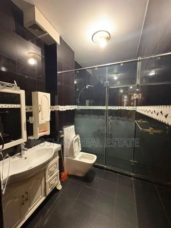 Two Stories Six Bedroom House for Rent Colombo 6 NI3067