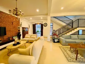 (HRS-727)​​​Spacious Three Storey House for Sale in Kahathuduwa