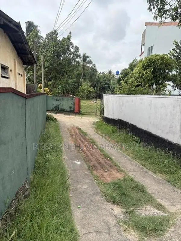 11 Perch Land For Sale In Ja-Ela