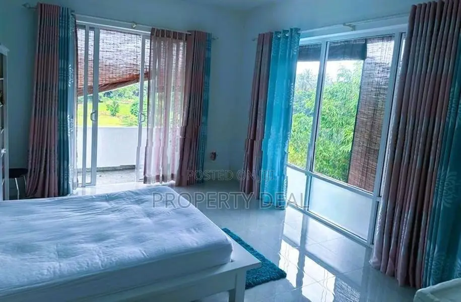 6-BEDROOM HOUSE FOR RENT Thalawathugoda - PDH396