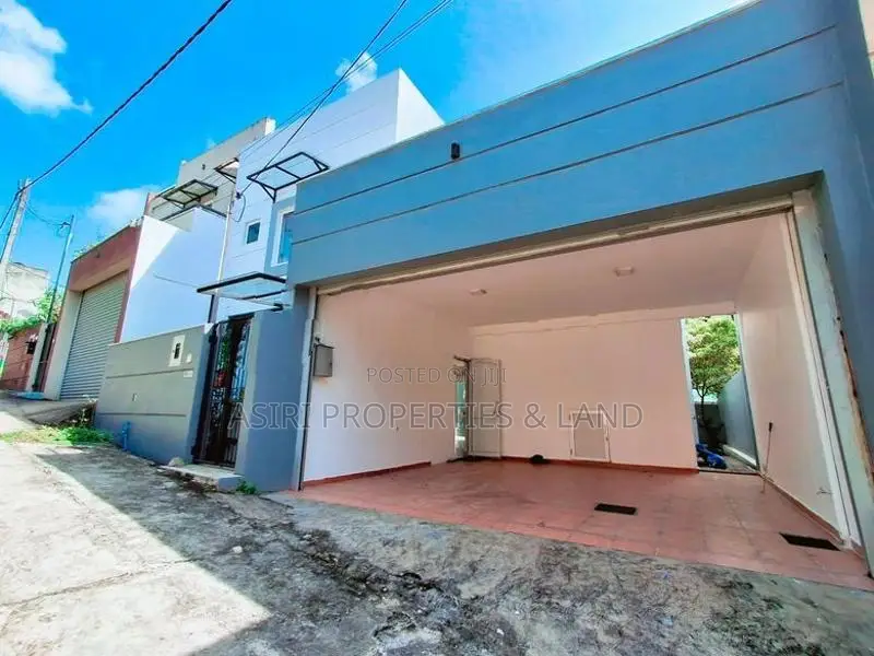 Luxury Modern House for sale in Piliyandala Miriswaththa