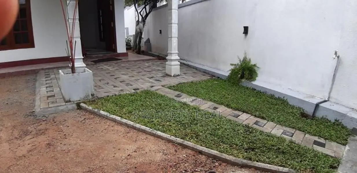 House for Sale in Athurugiriya – PDH351