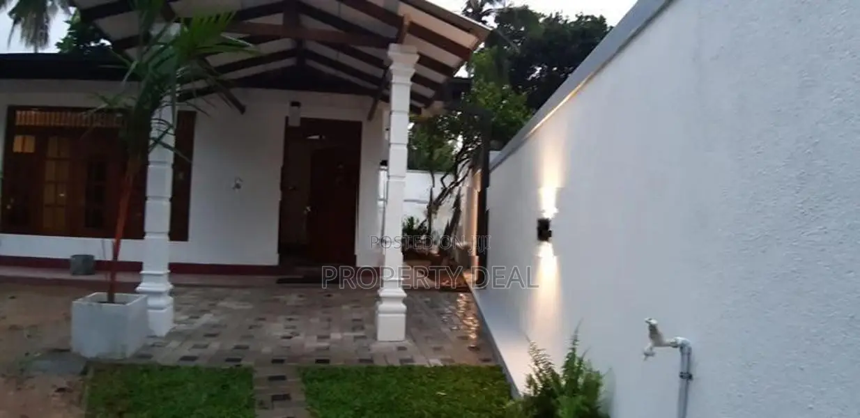 House for Sale in Athurugiriya – PDH351