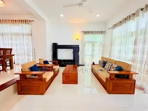 Kotte – Beddagana 3-Storey Luxury House for Sale