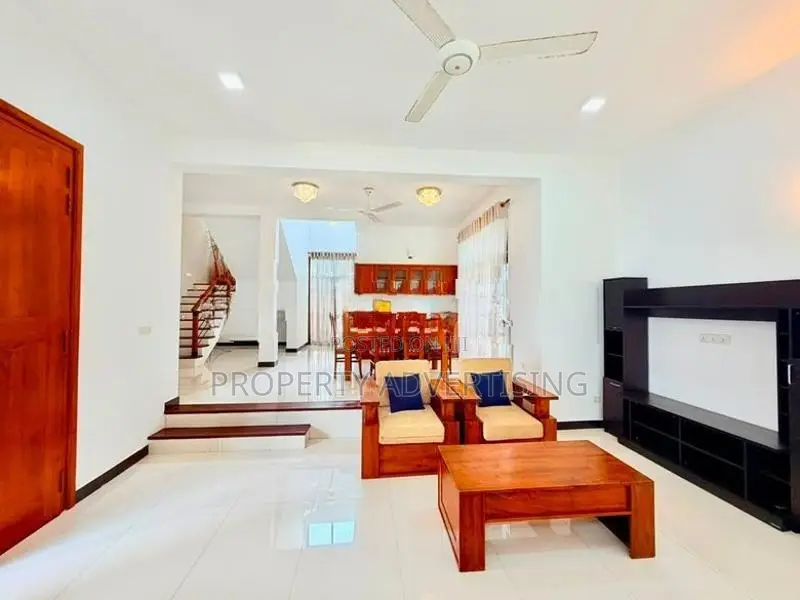 Kotte – Beddagana 3-Storey Luxury House for Sale