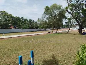 බොරලැස්ගමුව ගංගාරාම පාරෙන් බිම් කොටස් විකිණීමට