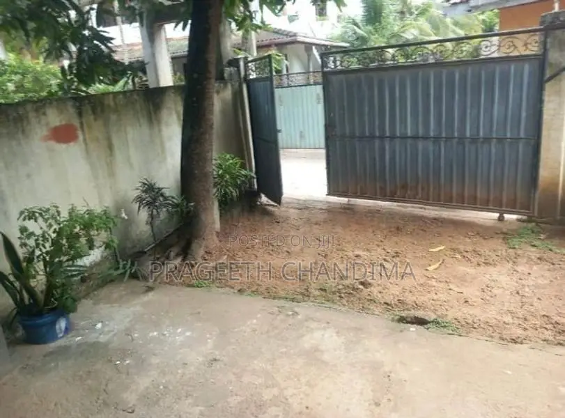House for sale in Angoda