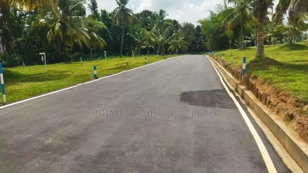 Land in Gampaha Town