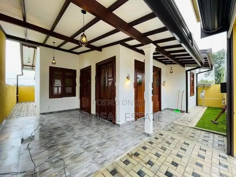 Newly Build Luxury Single Story House for Sale Kiriwaththuduwa
