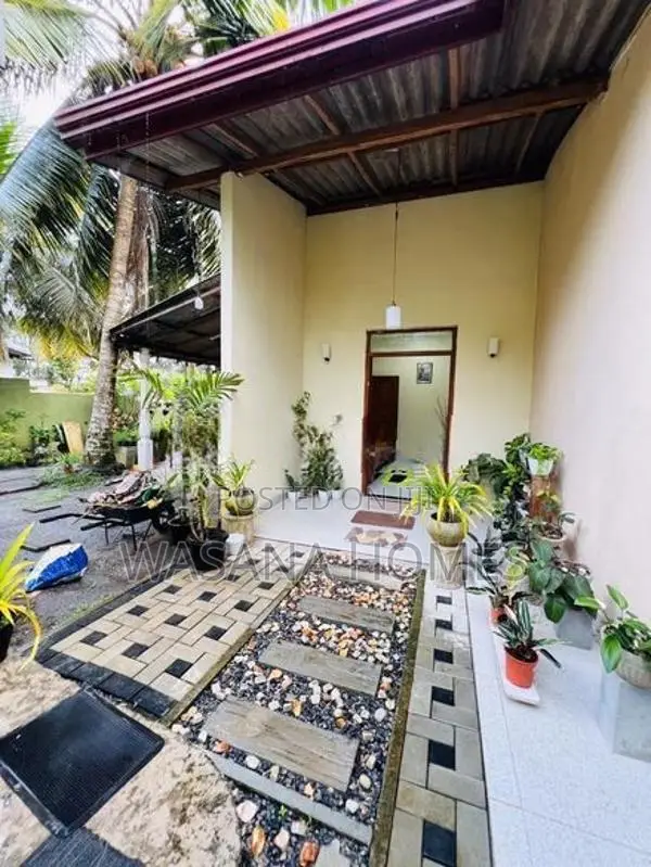 Nice House for sale Kahathuduwa