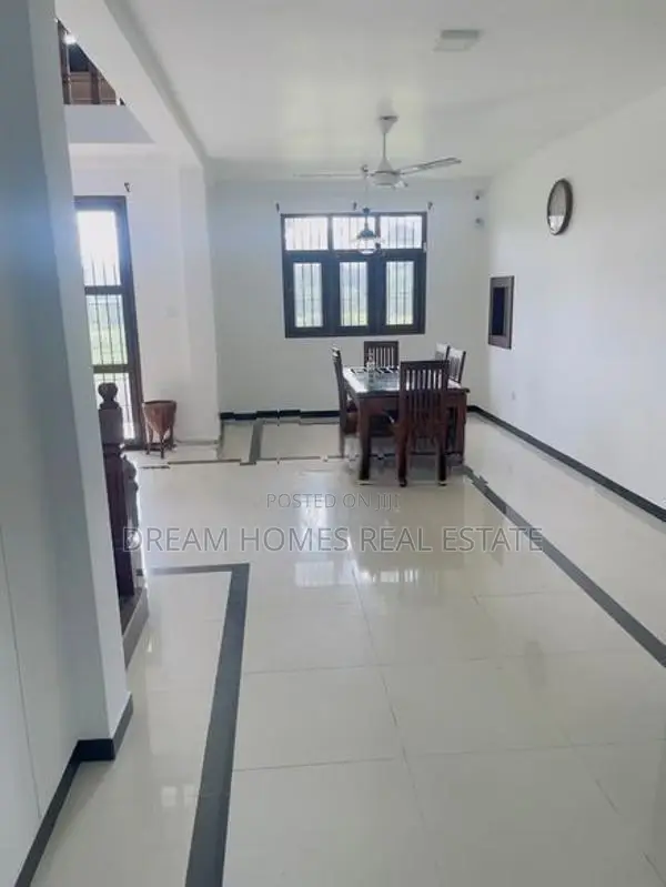 3 Bedroom House with Large Garden for rent – Athurugiriya