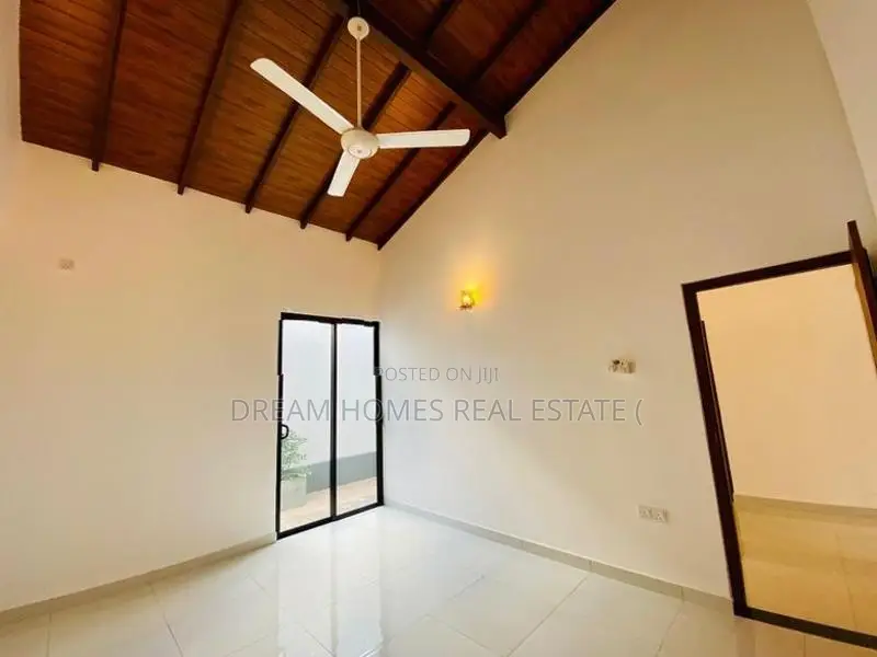 Brand New 3 Bedroom House | Athurugiriya