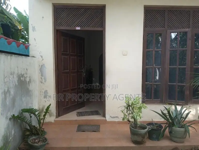 Two Storied House For Sale In Ratmalana