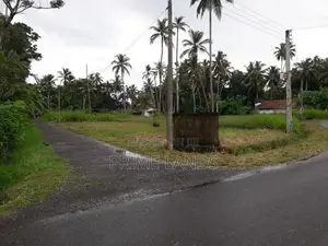 තුම්මෝදර ව්‍යාපාරික සහ නේවාසික බිම් කොටස් විකිණීමට