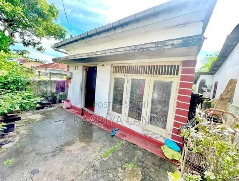 Old House Land Valued For Sale Dehiwela In Dehiwala