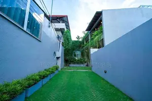 12P Ultra Modern Super Luxury B/New House For Sale In Battaramulla