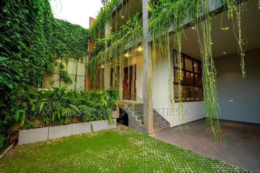 12P Ultra Modern Super Luxury B/New House For Sale In Battaramulla