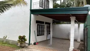 House for Rent Makola.