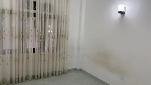 House for Rent Makola.