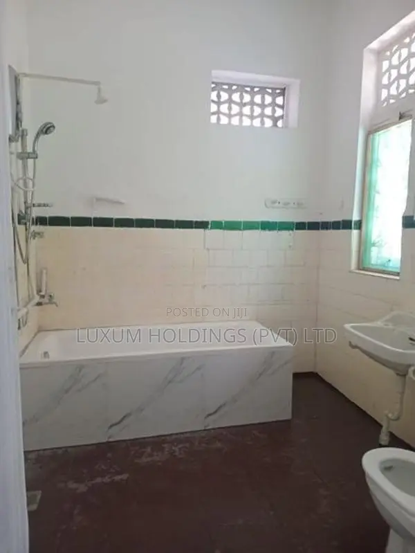 Spacious House For Rent in Ward Place Colombo 07 [ 2333C ]
