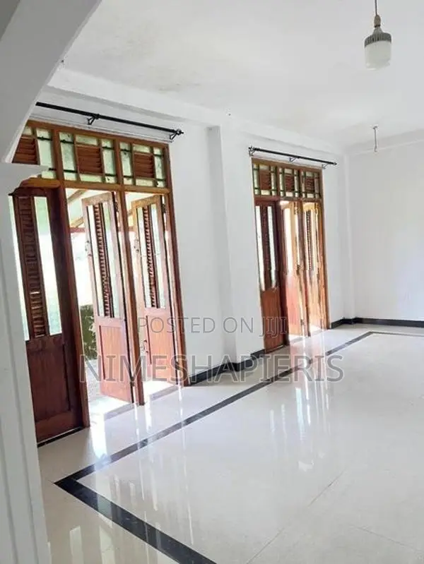 Peaceful Residential House for Sale in Bandaragama