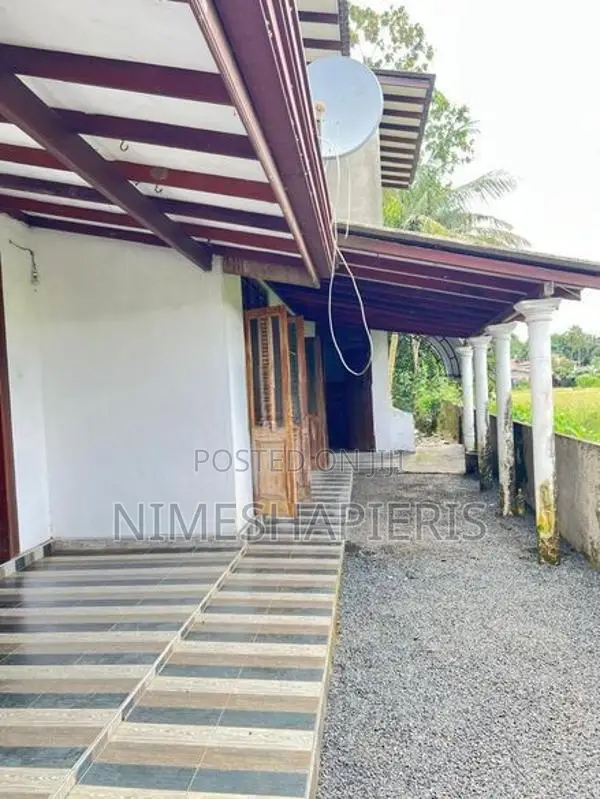Peaceful Residential House for Sale in Bandaragama