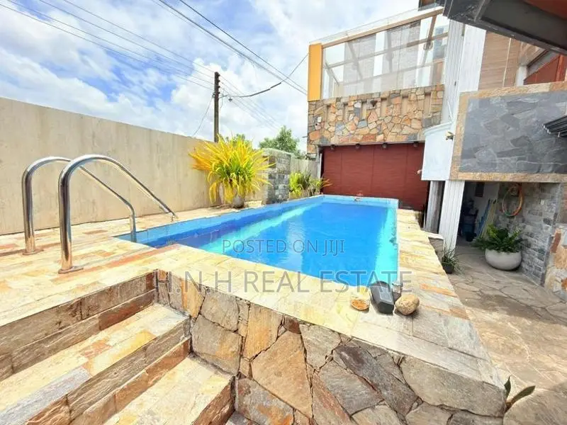 LUXURY HOUSE RENT KOTTAWA 290K