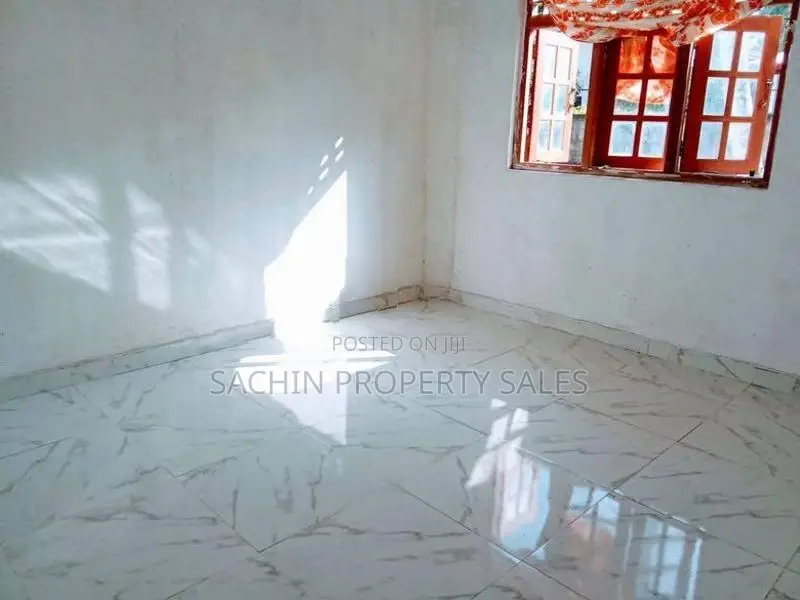 Thalpitiya,Wadduwa - 16.5 Perch Two-Storey House