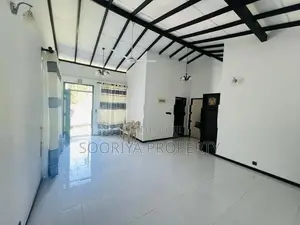 තනිමහල් සුඛෝපභෝගී නවීනපන්නයේ නිවසක් විකිණීමට - Piliyandala ,Batuwandar