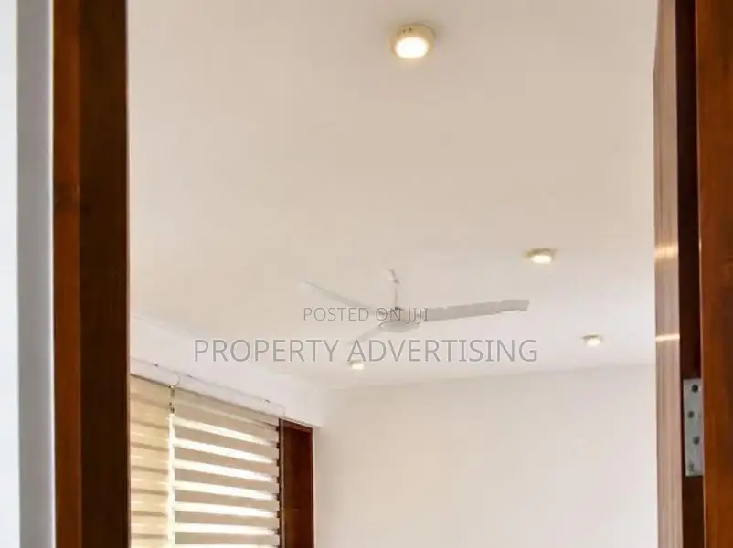 Battaramulla Pothuvarama Road Luxury House for Sale