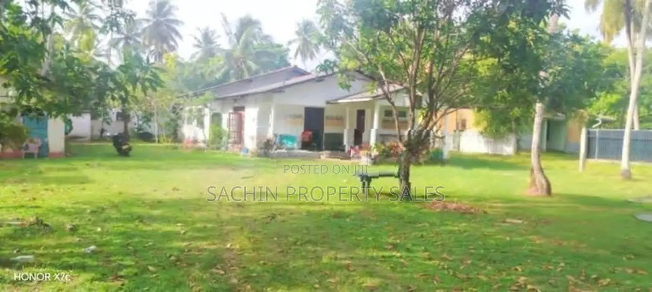 05 BR House With 70 P Land For Sale In Nalluruwa-Panadura