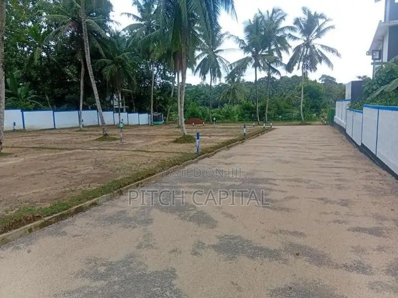 අතුරුගිරිය වෙල්යායකට මුහුණලා වටිනා ඉඩමක් විකිණීමට ඇත