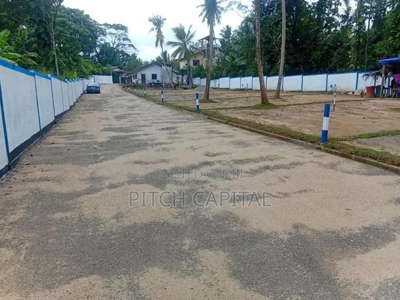 අතුරුගිරිය වෙල්යායකට මුහුණලා වටිනා ඉඩමක් විකිණීමට ඇත